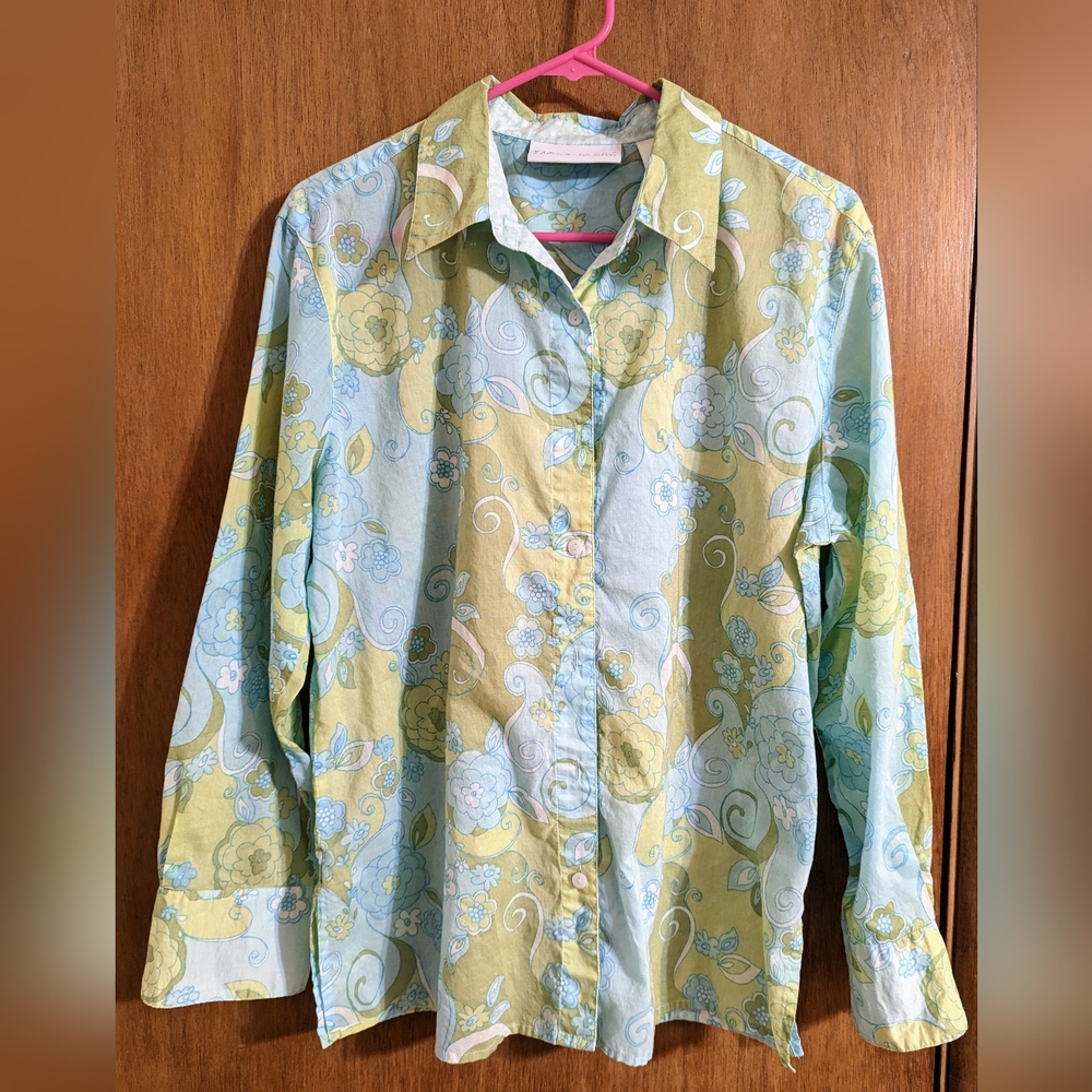 💥 5 for 25 💥 First issue a Liz Claiborne company size large multi colored